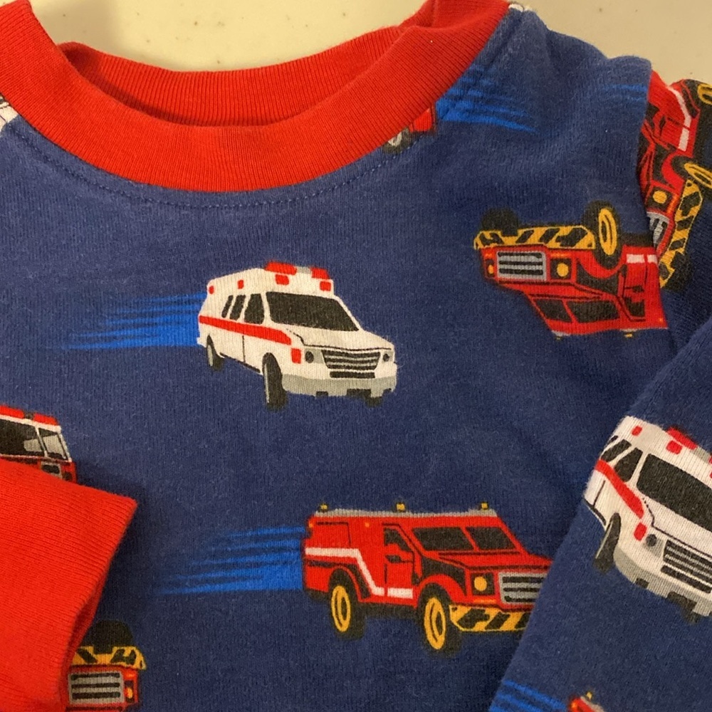 Fire truck pyjama set - Picture 2 of 2